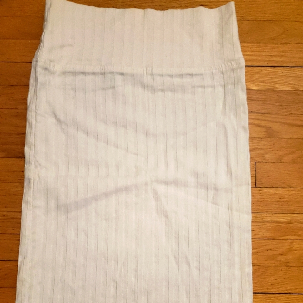 Limite white pencil skirt